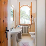 Enchanting Coastal With Views *